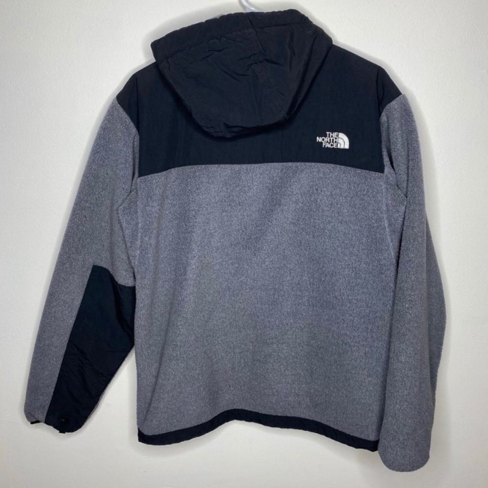 The North Face: Men’s Jacket